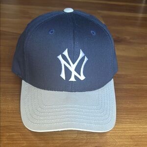 New York Yankees Blue/Grey Retro SnapBack